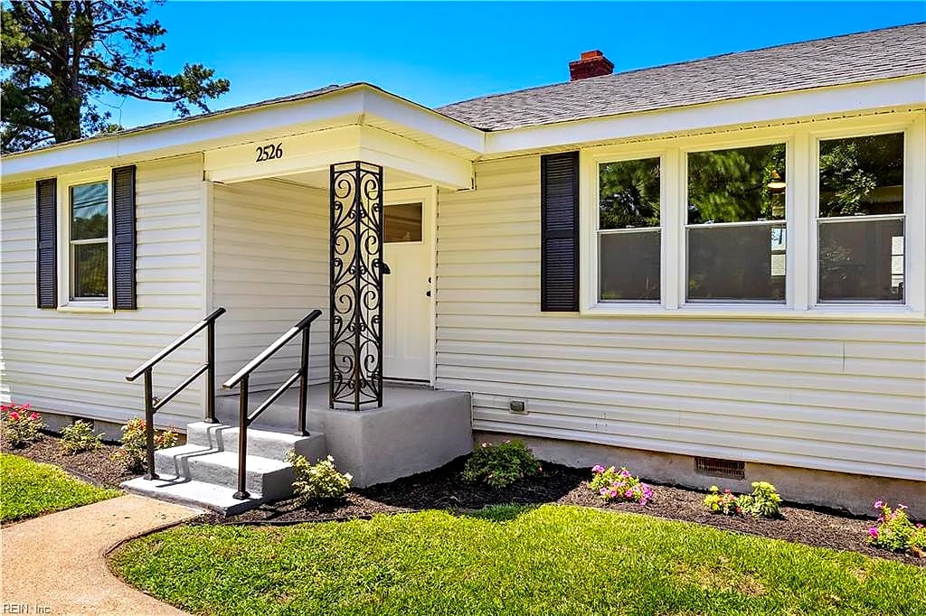 2526 Heutte DR, Norfolk — 4 bed Residential, 1,400 sqft