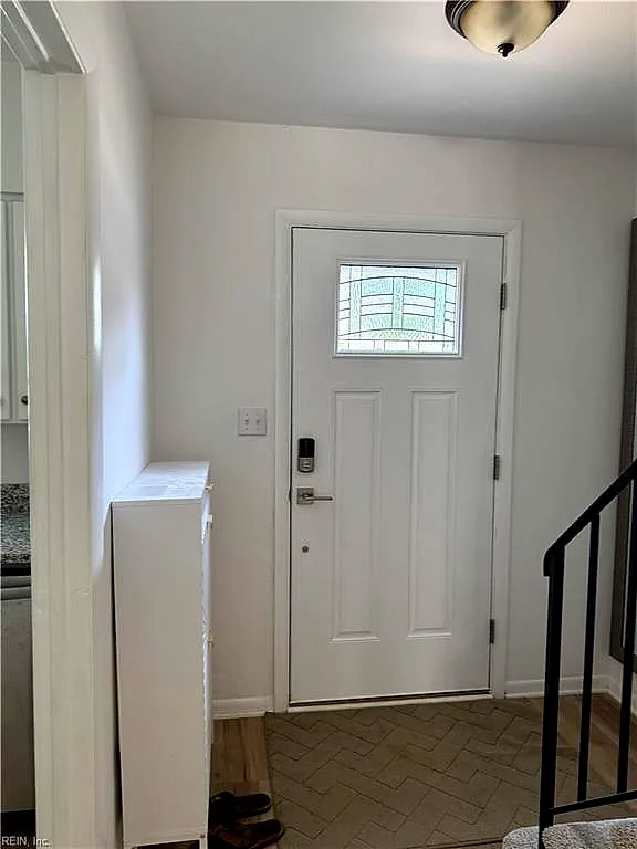 435 Barberton DR, VIRGINIABEACH VA 23451 - Photo 3
