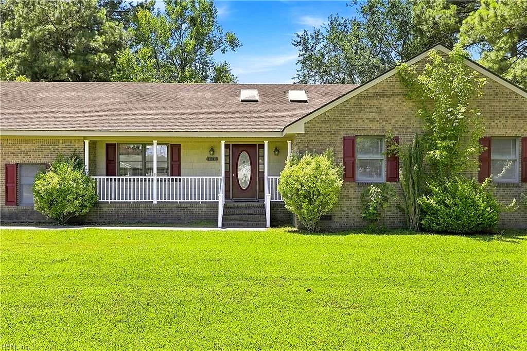 1243 Saunders DR, ELIZABETHCITY NC 27909 - Photo 2