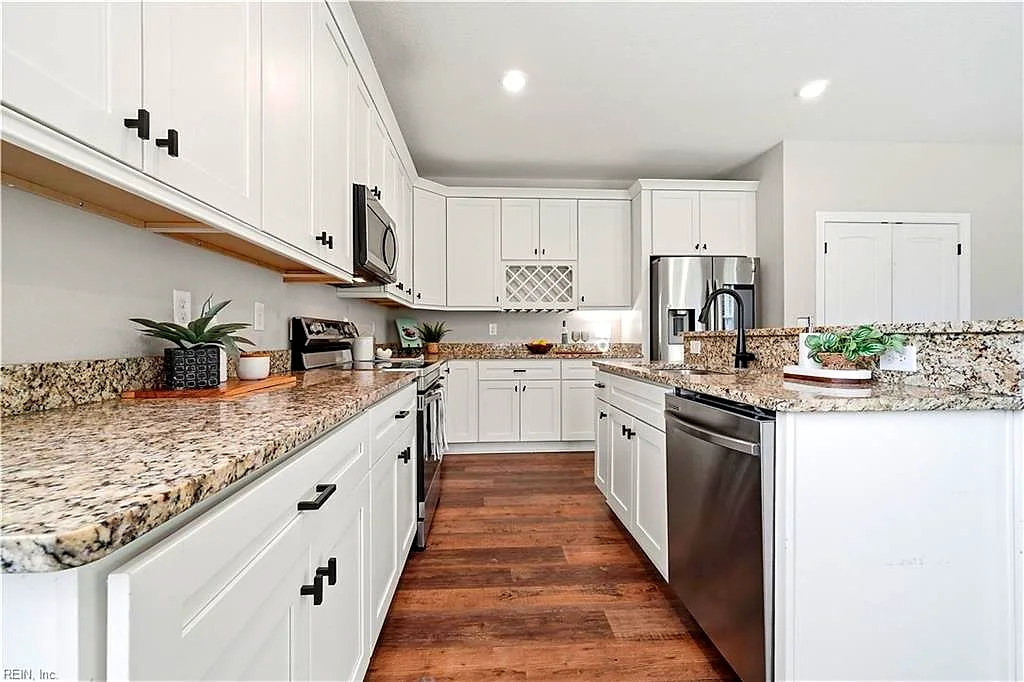 1924 Land Of Promise RD, Chesapeake — 4 bed Residential, 2,000 sqft