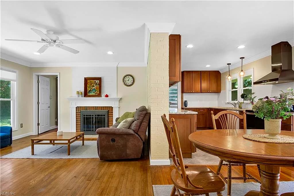 711 Jackson DR, WILLIAMSBURG VA 23185 - Photo 2