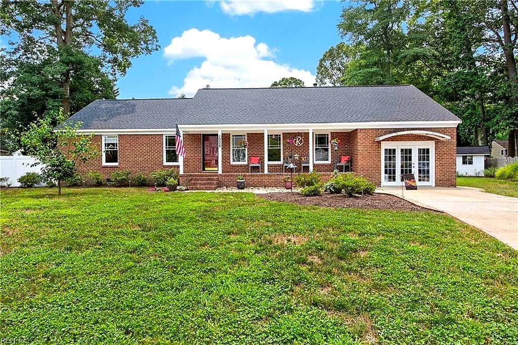 1008 Chalbourne DR, CHESAPEAKE VA 23322 - Main photo