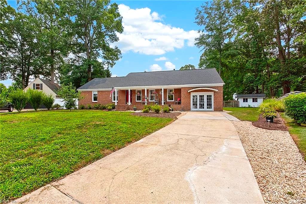 1008 Chalbourne DR, CHESAPEAKE VA 23322 - Photo 4