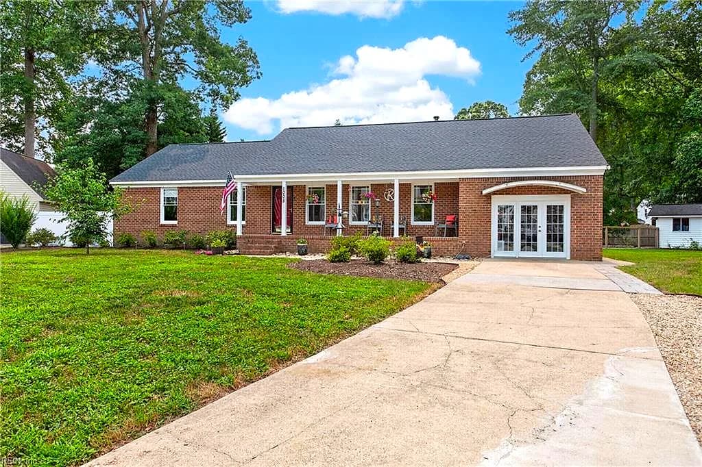 1008 Chalbourne DR, CHESAPEAKE VA 23322 - Photo 5