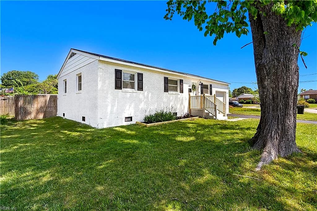 633 Nottingham DR, HAMPTON VA 23669 - Photo 3