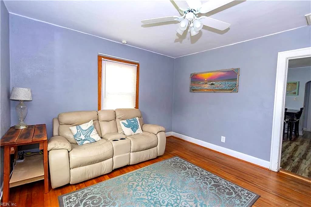 215 E Sewell AVE, HAMPTON VA 23663 - Photo 5