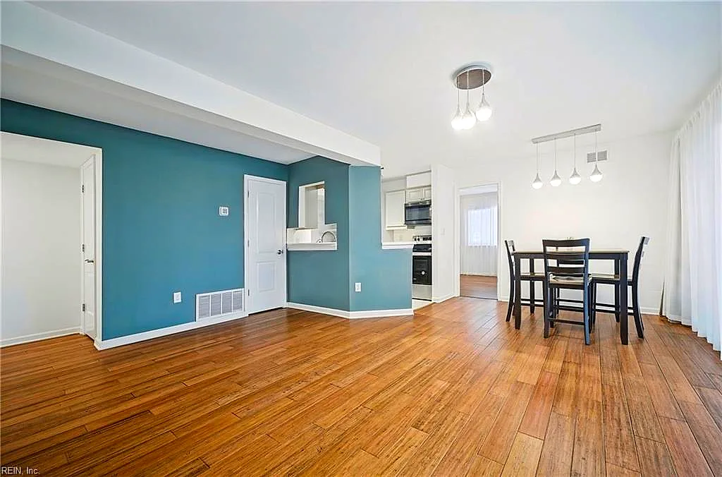 1028 Autumn Woods Ln LN #103, Virginia Beach — 2 bed Residential, 906 sqft