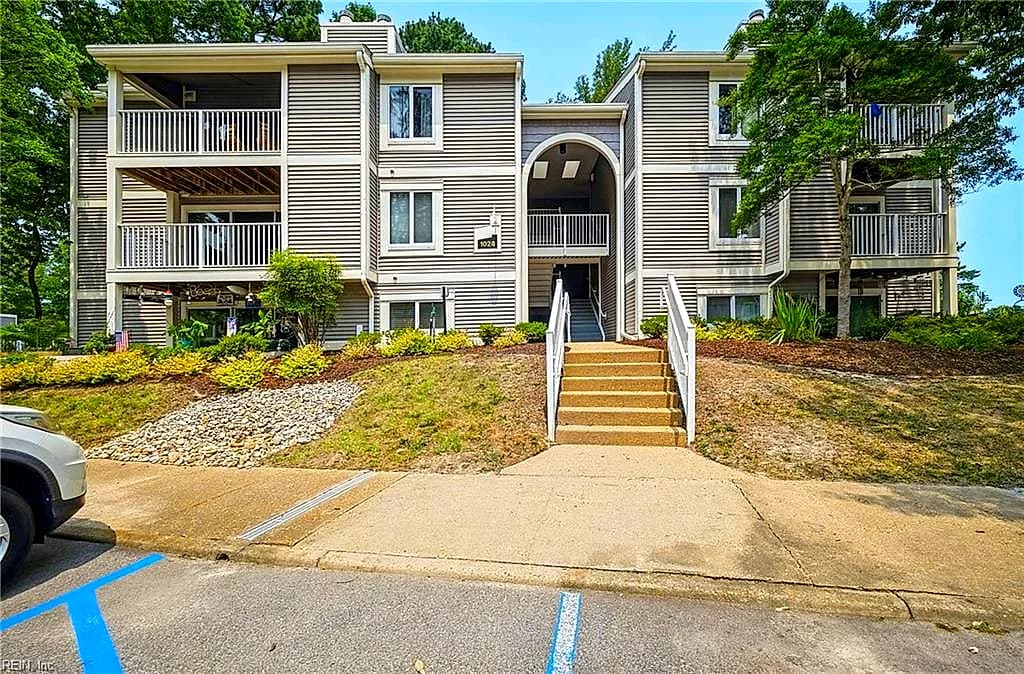 1028 Autumn Woods Ln LN #103, VIRGINIABEACH VA 23454 - Photo 3