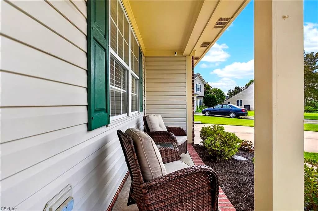 909 Wheatfield WAY, CHESAPEAKE VA 23320 - Photo 3