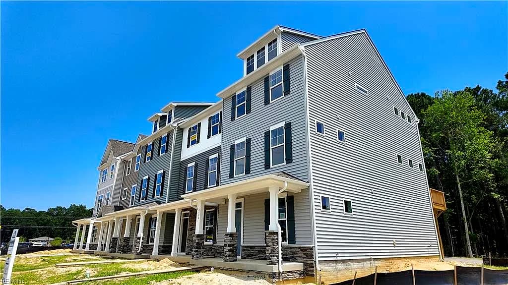 2010 Melbourne ST, NEWPORTNEWS VA 23608 - Photo 5