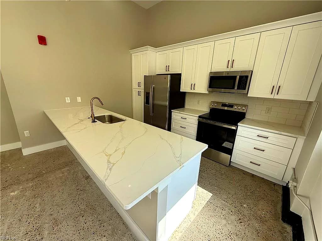332 34th ST #204, NEWPORTNEWS VA 23607 - Photo 3