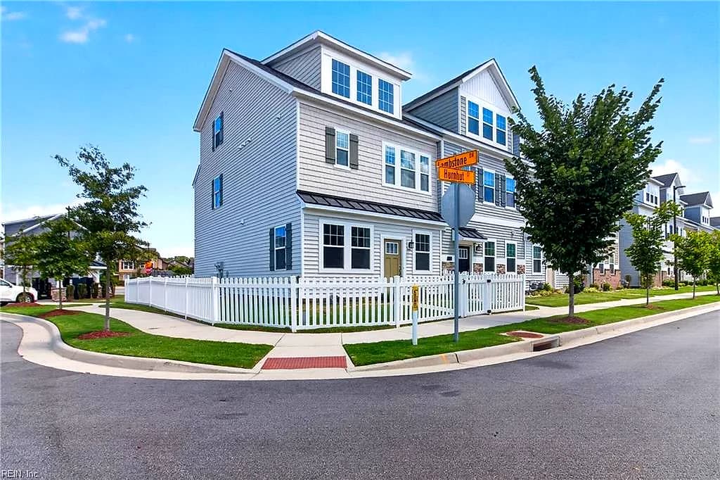 433 Asuza ST, CHESAPEAKE VA 23323 - Photo 3