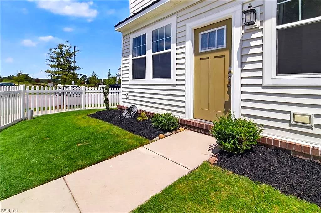 433 Asuza ST, CHESAPEAKE VA 23323 - Photo 5