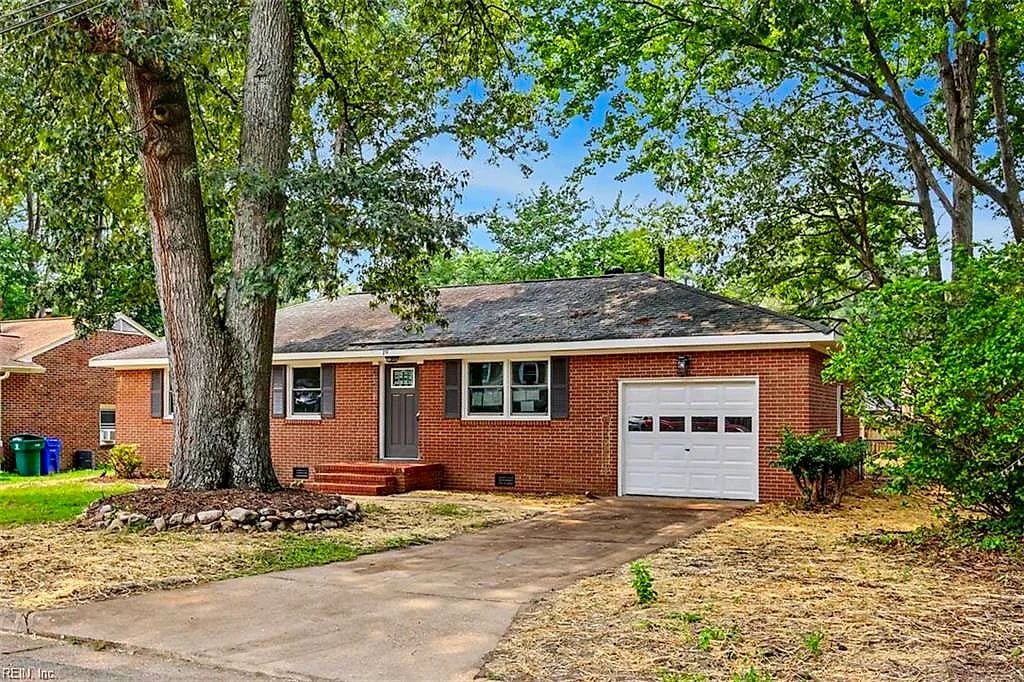 19 Bird LN, NEWPORT NEWS VA 23601