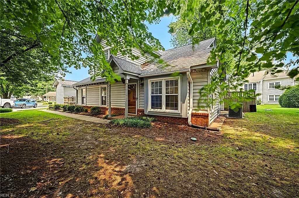 1313 Quail Creek HOLW #C, CHESAPEAKE VA 23320 - Photo 4