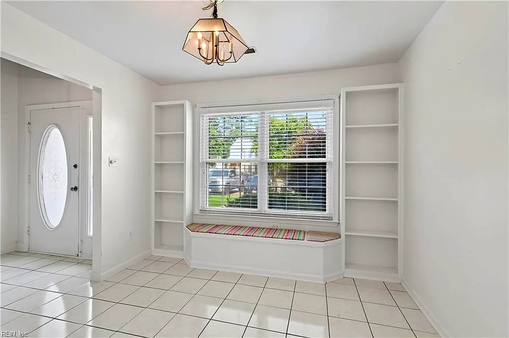 107 Heather WAY #D, YORKTOWN VA 23693 - Photo 4
