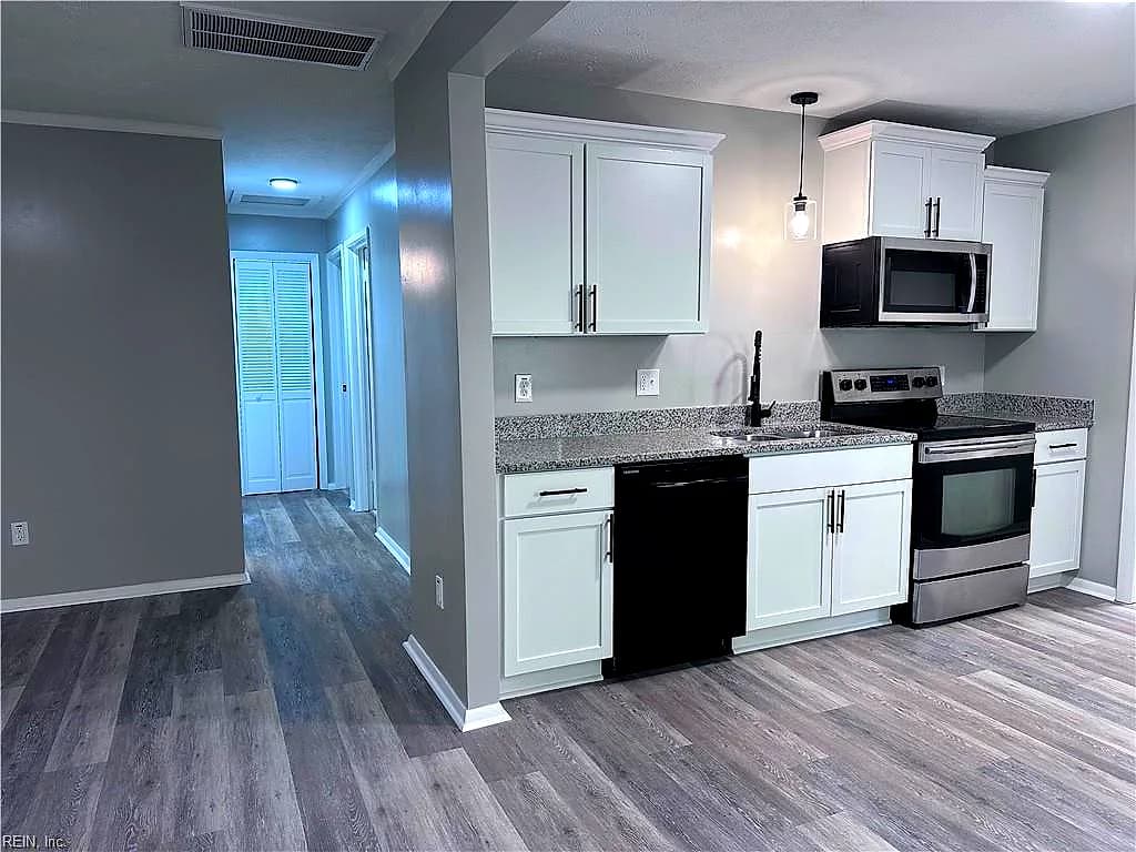617 Renn RD, HAMPTON VA 23663 - Photo 5