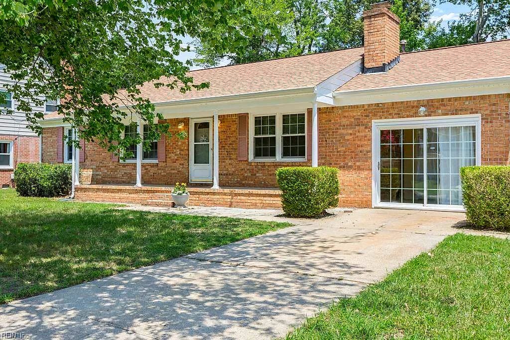 934 Moyer RD, NEWPORTNEWS VA 23608 - Photo 3