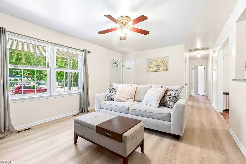 934 Moyer RD, NEWPORTNEWS VA 23608 - Photo 5