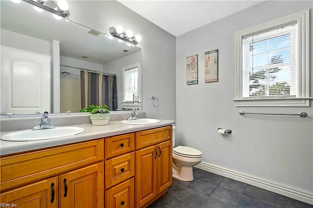 214 Doyle WAY, VIRGINIABEACH VA 23452 - Photo 4