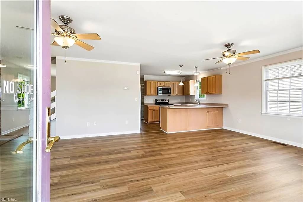 11 Bonita DR, HAMPTON VA 23664 - Photo 4