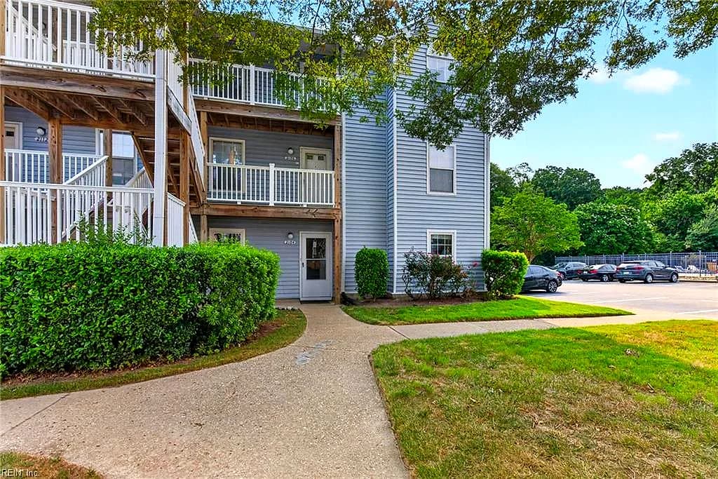2104 Retreat CT, VIRGINIABEACH VA 23454 - Photo 4