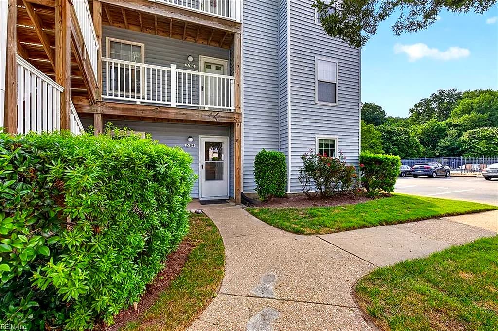 2104 Retreat CT, VIRGINIABEACH VA 23454 - Photo 5