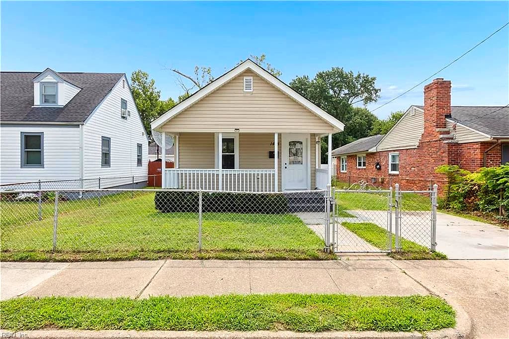 1418 Victoria BLVD, Hampton — 3 bed Residential, 900 sqft
