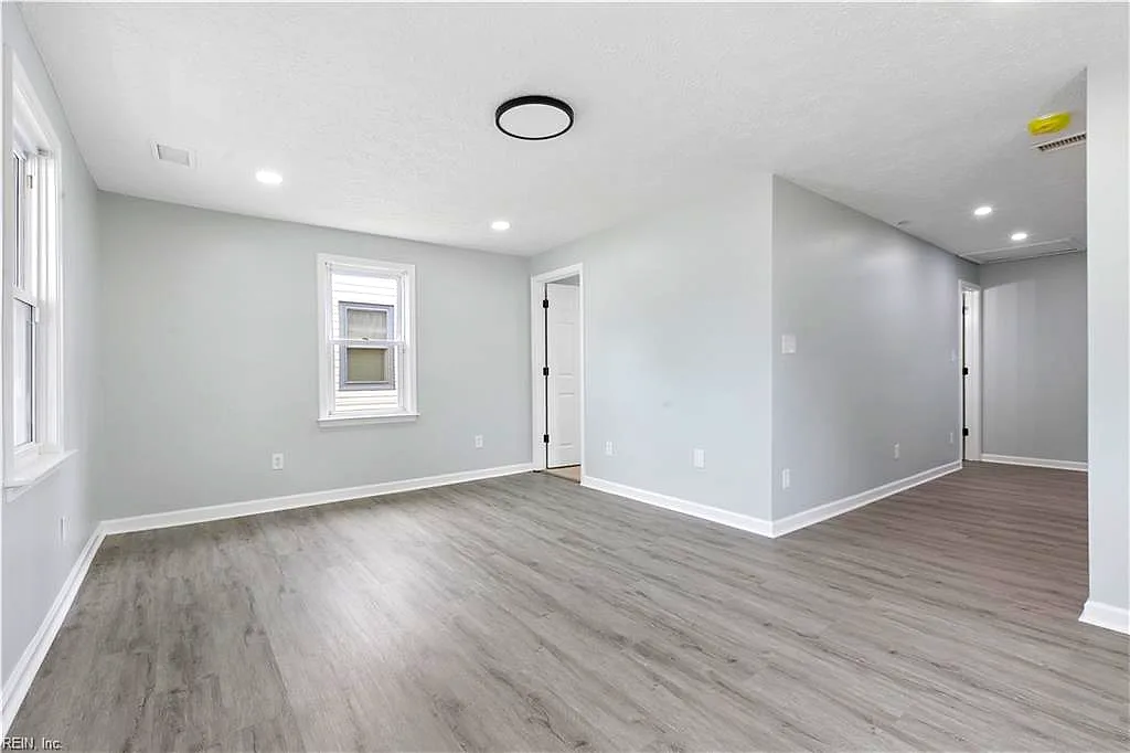 1418 Victoria BLVD, HAMPTON VA 23661 - Photo 4