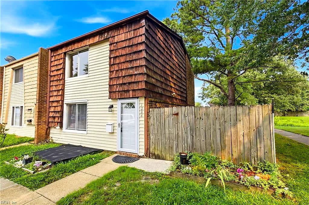 1208 Green Cedar LN, VIRGINIA BEACH VA 23453 - Main photo