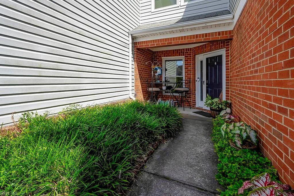 2570 Hartley ST, Virginia Beach — 3 bed Residential, 1,727 sqft