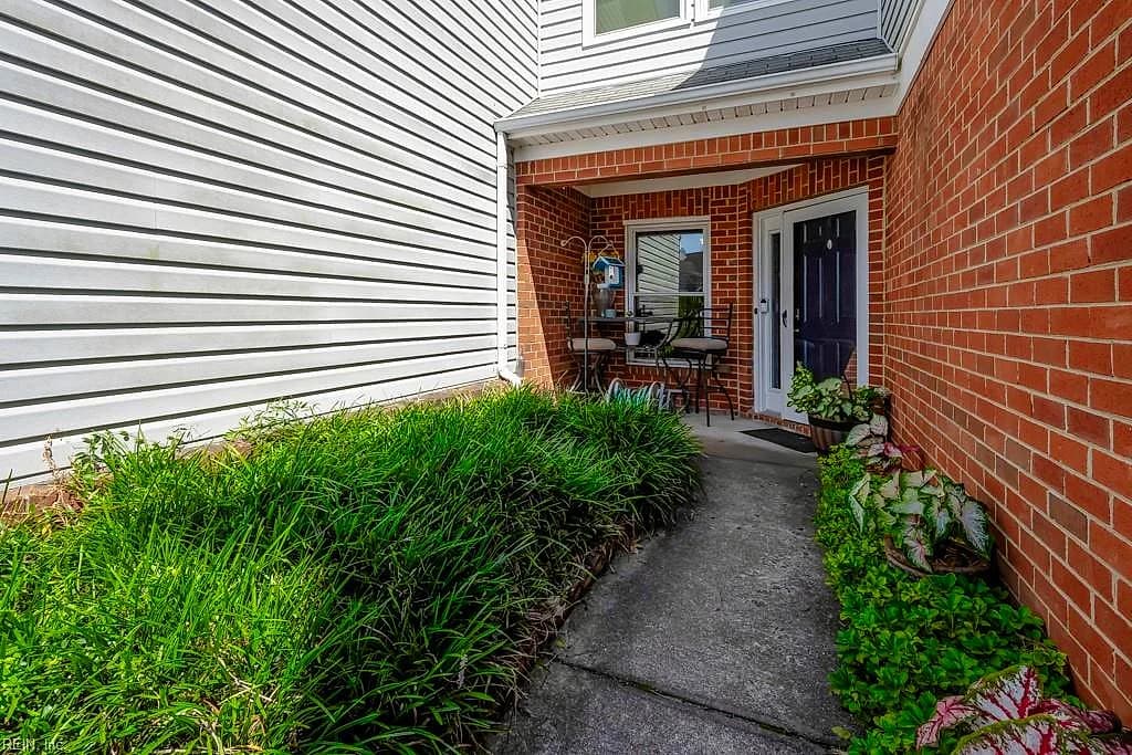 2570 Hartley ST, VIRGINIABEACH VA 23456 - Photo 2