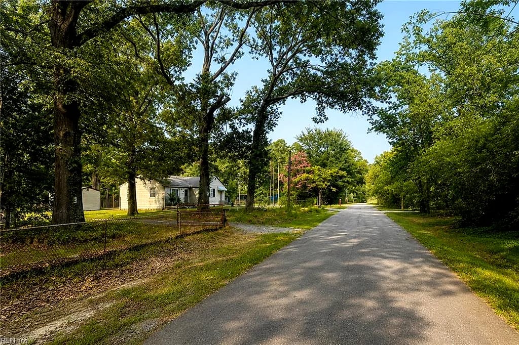 2004 Girard AVE, CHESAPEAKE VA 23323