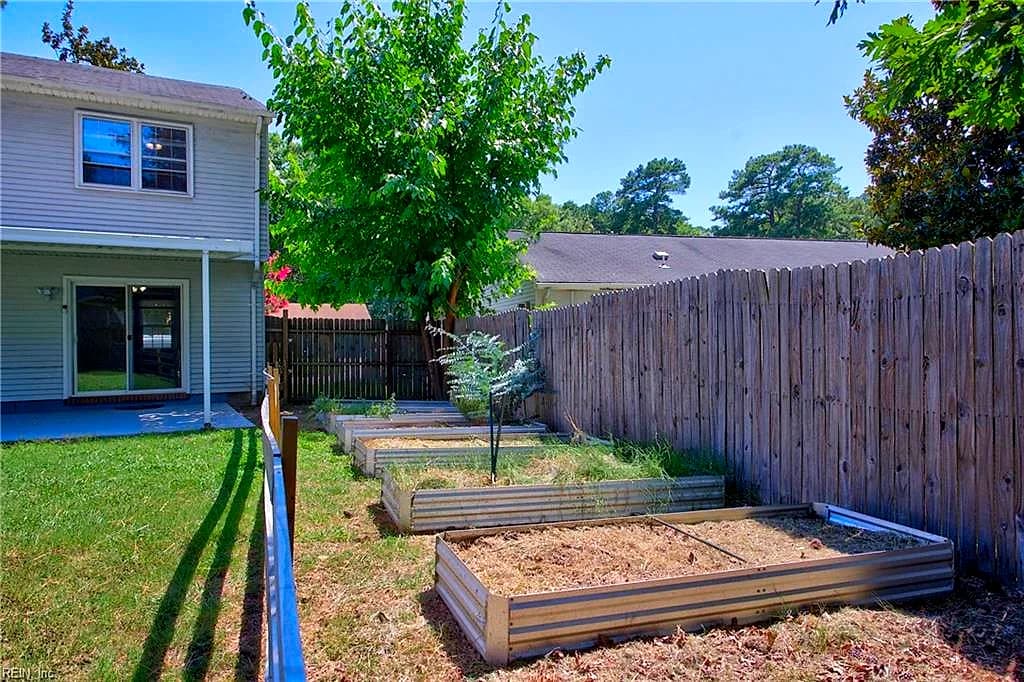 945 Red Oak CIR, NEWPORTNEWS VA 23608 - Photo 5
