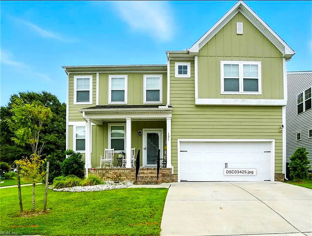121 Meadows Landing LN, Suffolk — 5 bed Residential, 2,765 sqft