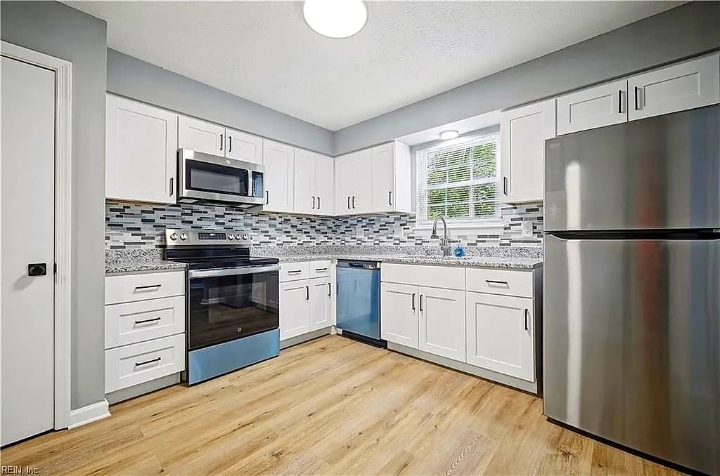 300 Witness LN #B, NEWPORT NEWS VA 23608 - Photo 4