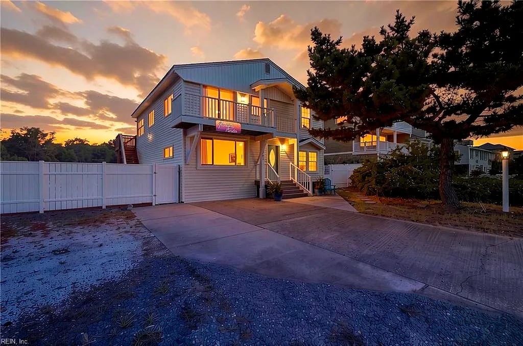 2741 Sandpiper RD, VIRGINIA BEACH VA 23456