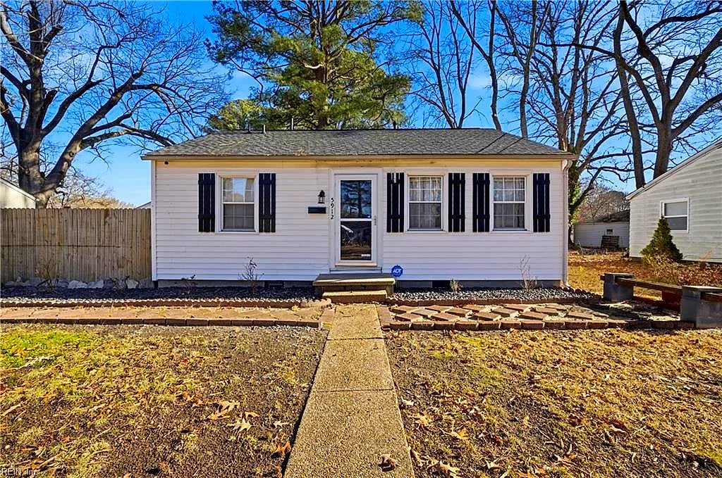 5912 Andrew PL, NEWPORT NEWS VA 23605