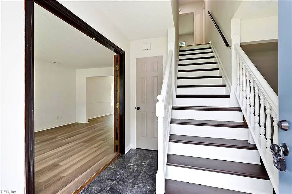 4852 Fountain Hall DR, VIRGINIABEACH VA 23464 - Photo 3