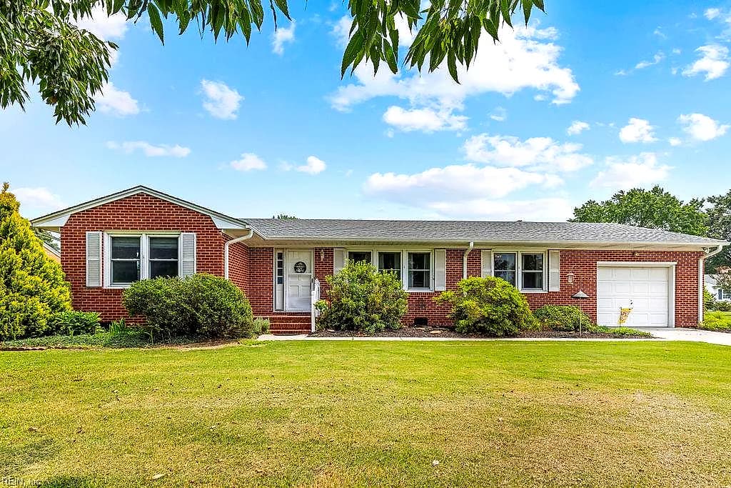 740 Rebecca ST, FRANKLIN VA 23851 - Main photo