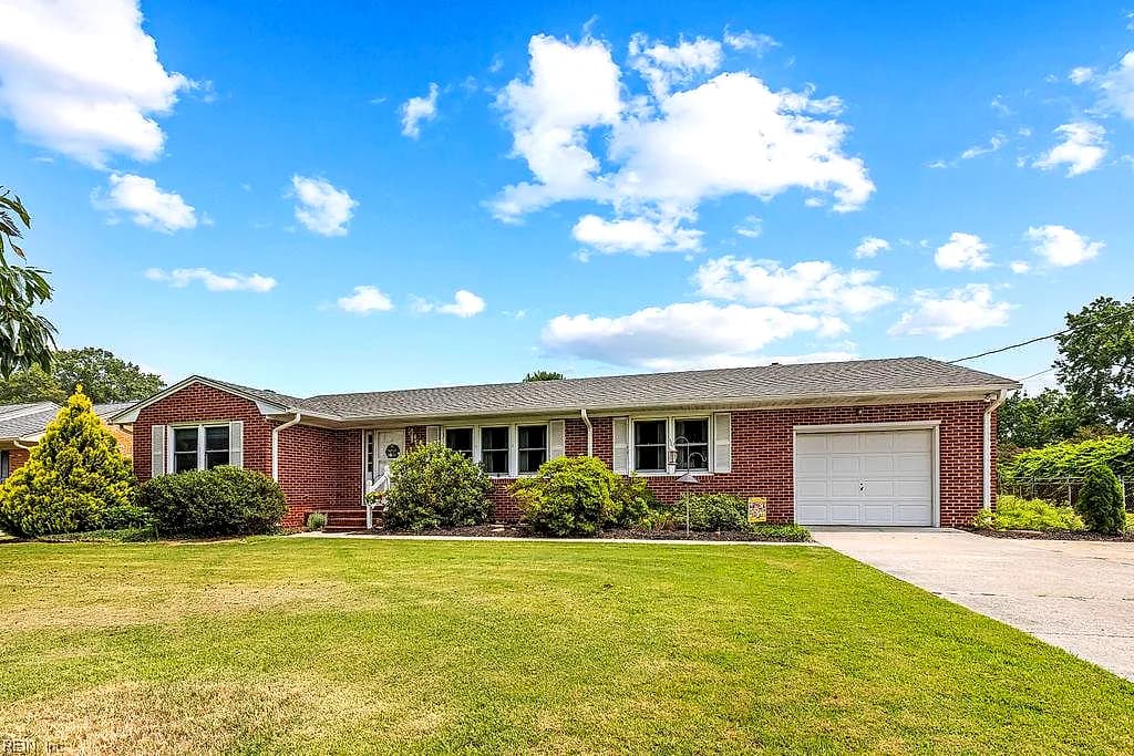 740 Rebecca ST, FRANKLIN VA 23851 - Photo 3