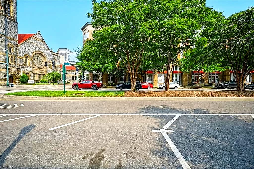 388 Boush ST #406, NORFOLK VA 23510 - Photo 3