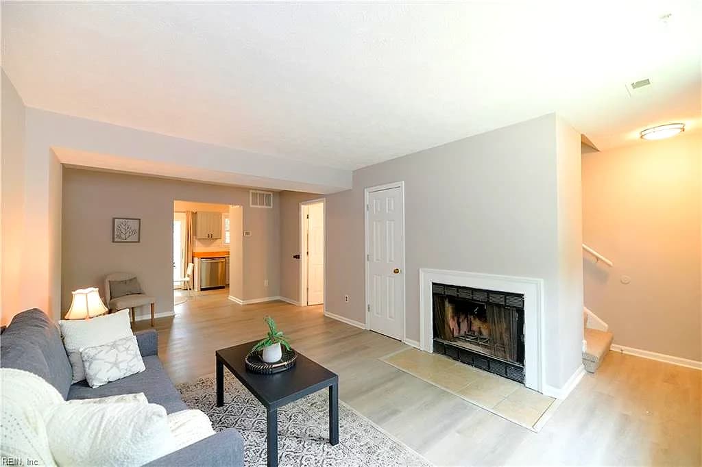 49 Oneonta DR, NEWPORTNEWS VA 23602 - Photo 4