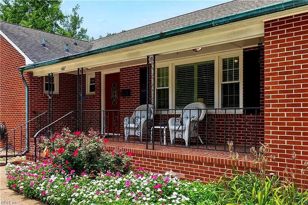 667 Yorktown Road RD, POQUOSON VA 23662 - Photo 4