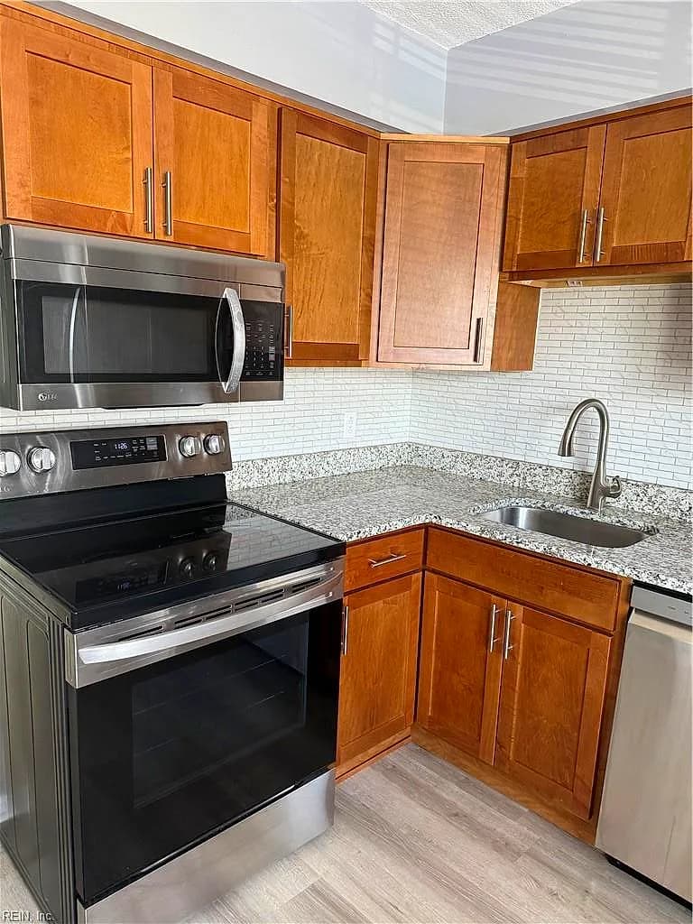 6020 Edgelake DR, VIRGINIABEACH VA 23464 - Photo 4