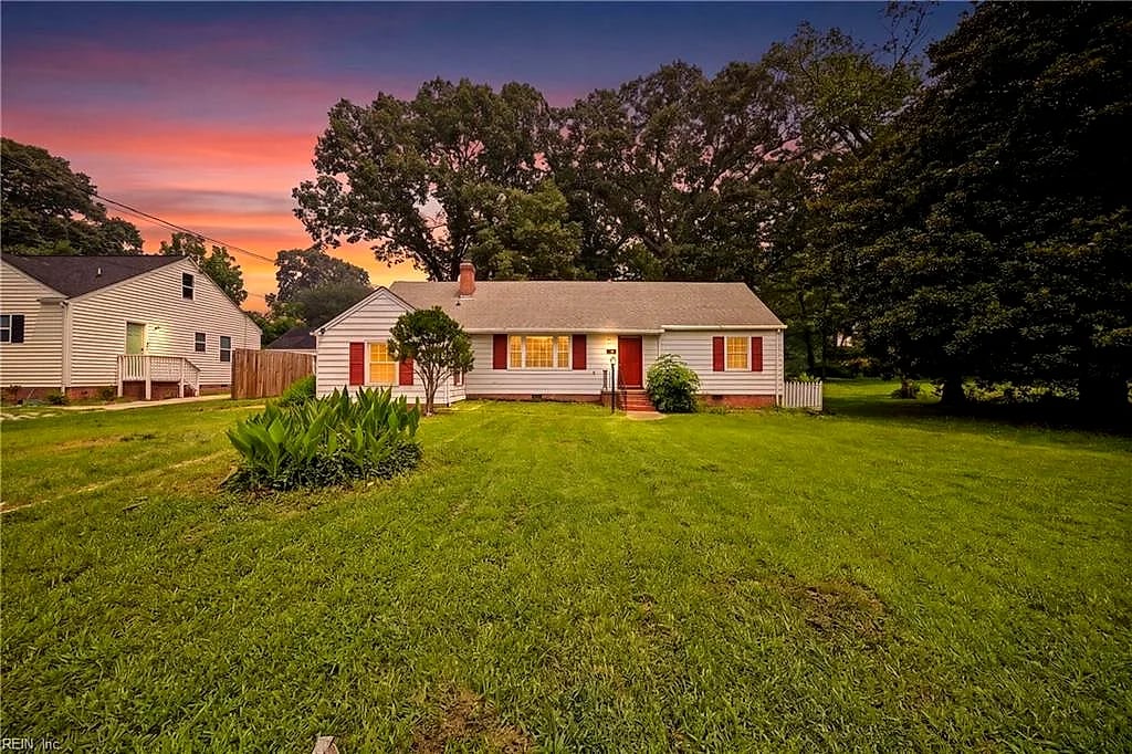913 Jackson DR, Williamsburg — 3 bed Residential, 1,886 sqft