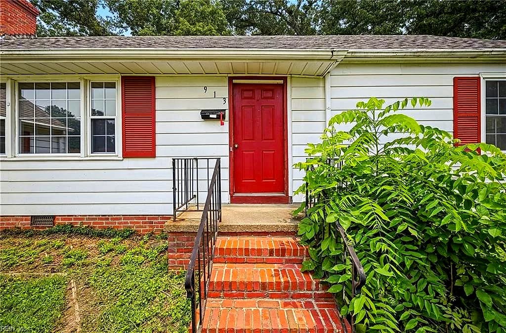 913 Jackson DR, WILLIAMSBURG VA 23185 - Photo 4
