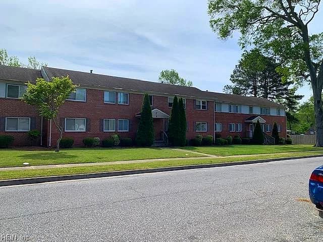 8 Pollux CIR E #4, PORTSMOUTH VA 23701 - Photo 2