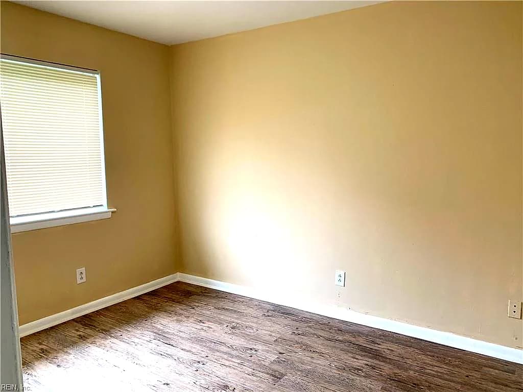 8 Pollux CIR E #4, PORTSMOUTH VA 23701 - Photo 3