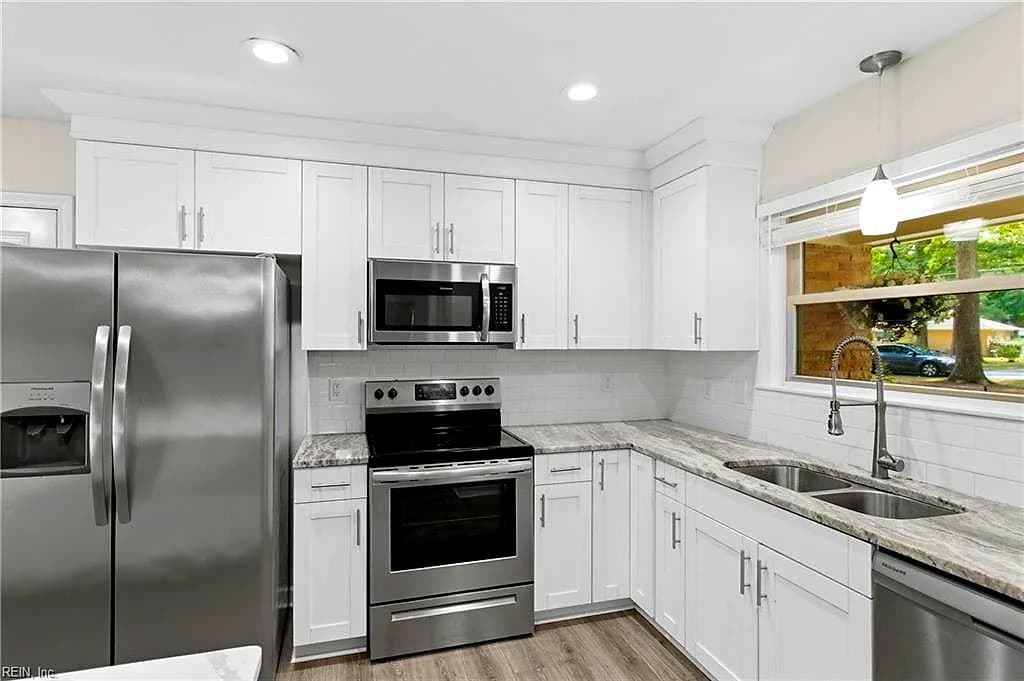 206 Beechwood DR, YORKTOWN VA 23692 - Photo 5